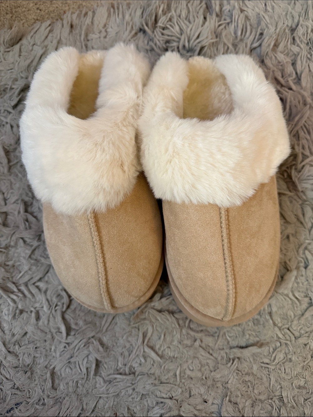 Cozy Faux Fur Lined Slipper Clogs - Beige and Cream